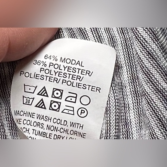 Lucky Brand Women's Striped Bell Sleeve Shirt,Size XS,V Neck,Great Condition - Picture 10 of 10